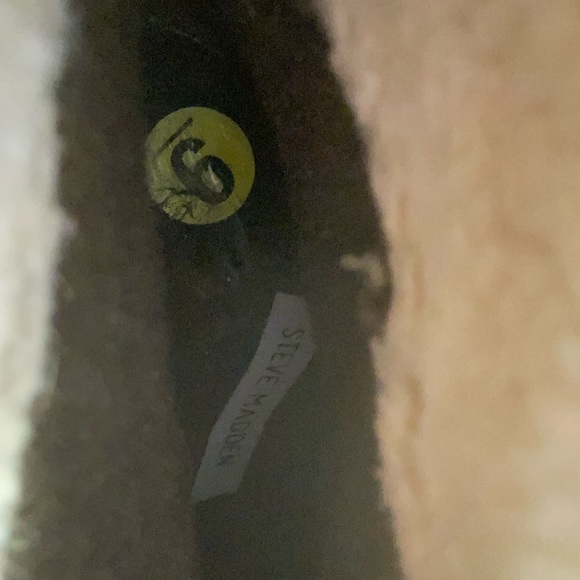 Steve Madden, size 8, leather, fleece topped ladies boots. - Picture 4 of 4